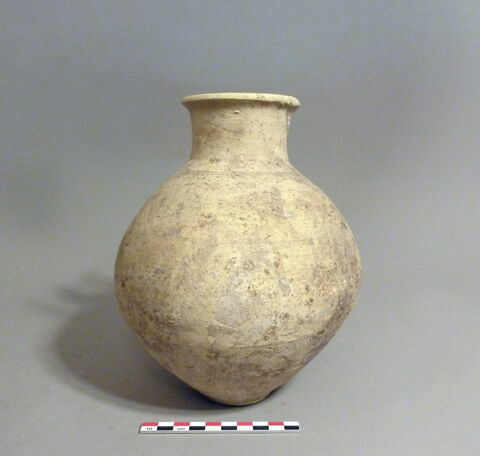 vase, image 1/1