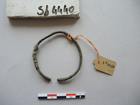 bracelet, image 2/2