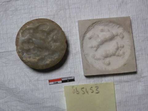 cachet ; calotte, image 1/1