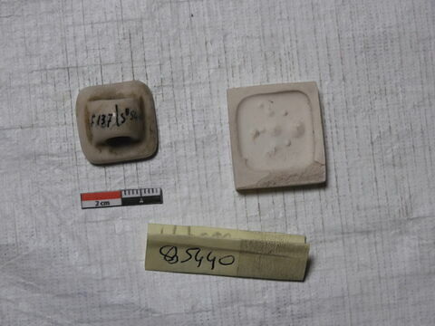 cachet ; plaquette