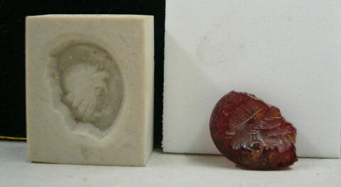 cachet, image 3/3