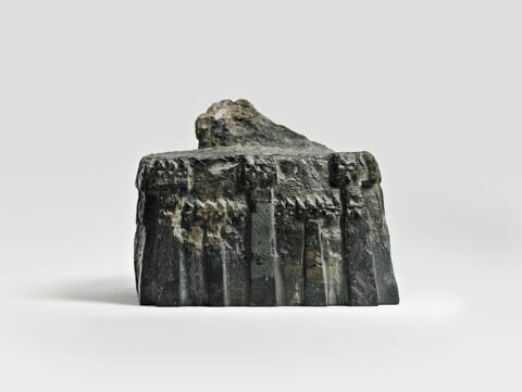 statue, image 2/5