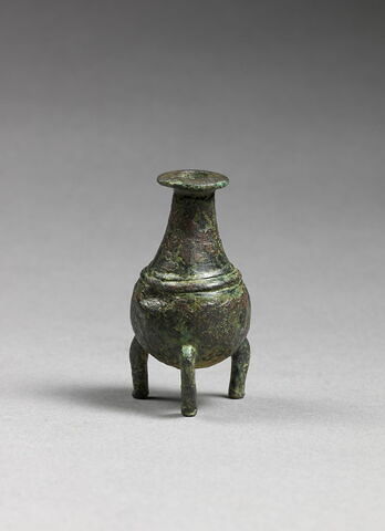 vase, image 2/2