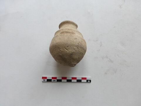 vase, image 3/3