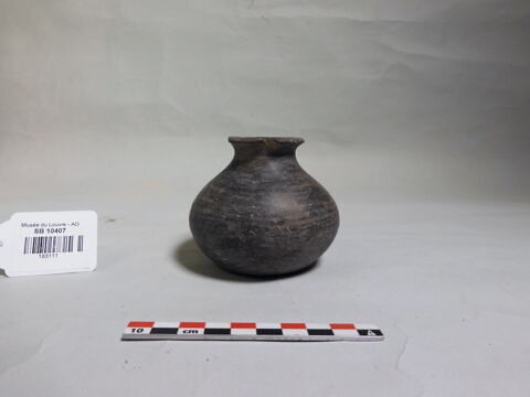 vase, image 1/2