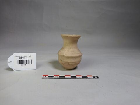 vase, image 1/2