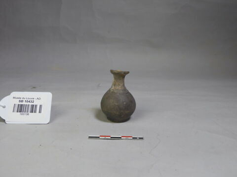 vase, image 1/2