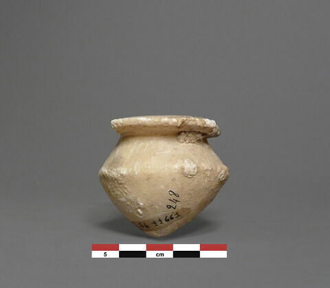 vase, image 1/1