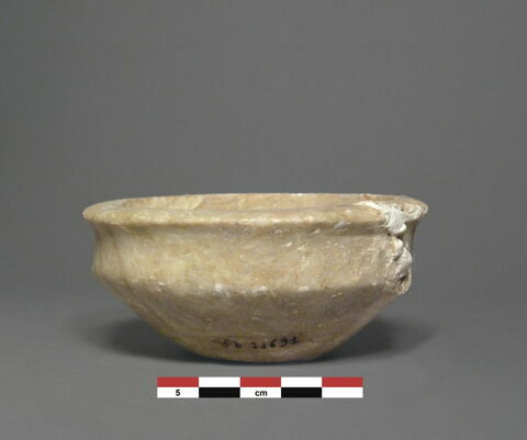 vase, image 1/1