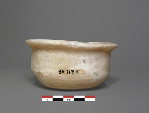 vase, image 1/1
