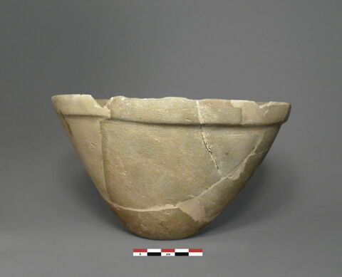 vase, image 1/1