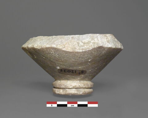 vase, image 1/1