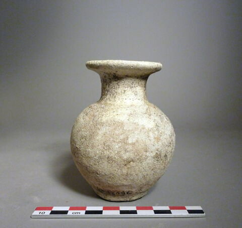 vase, image 1/1