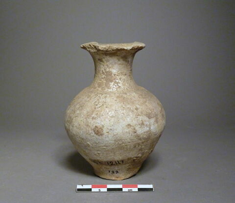 vase, image 1/1