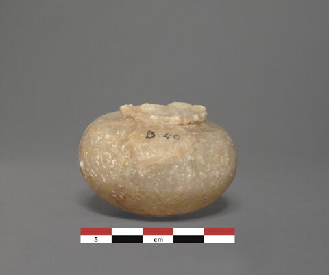 vase, image 1/1