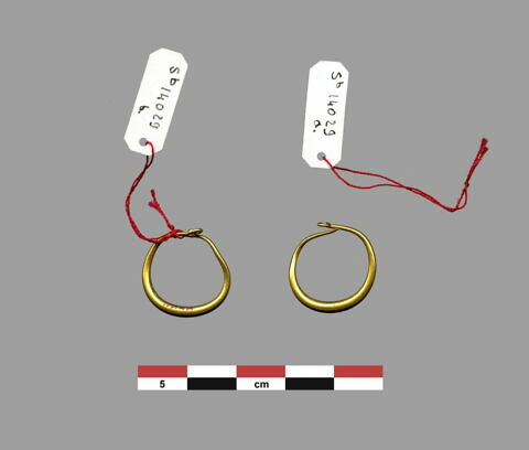 boucle d'oreille, image 1/1
