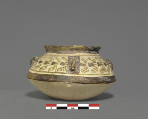 vase, image 2/4