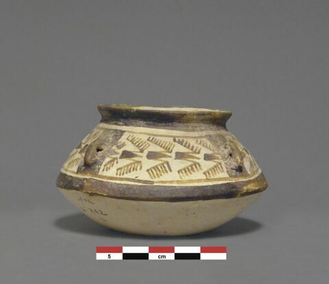vase, image 3/4