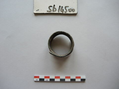 objet indéterminé ; bracelet, image 1/4