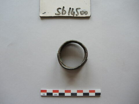 objet indéterminé ; bracelet, image 2/4
