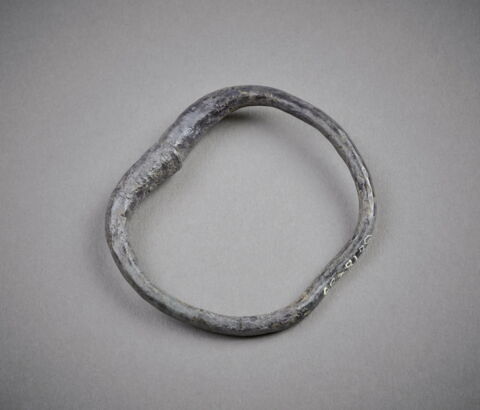 bracelet, image 2/4