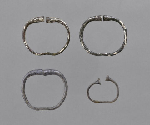 bracelet, image 3/4
