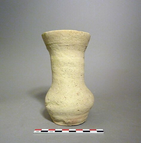 vase, image 1/1