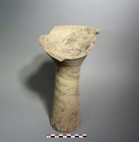 vase, image 2/2