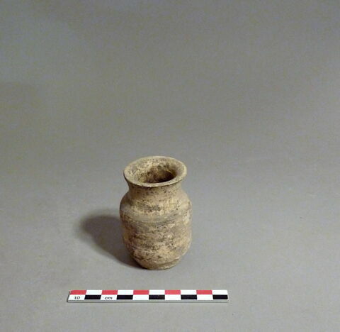 vase, image 1/1