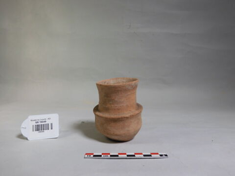 vase, image 1/2