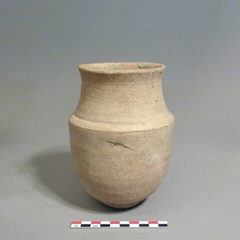 vase, image 1/1