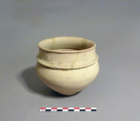 vase, image 1/1
