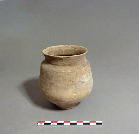 vase, image 1/1