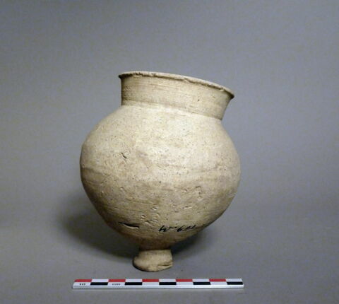 vase, image 1/1