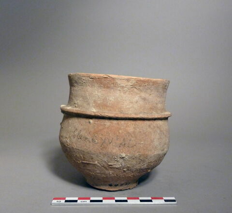 vase, image 1/1