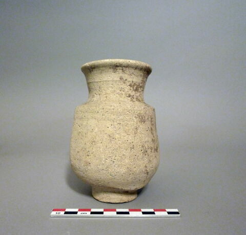 vase, image 1/1