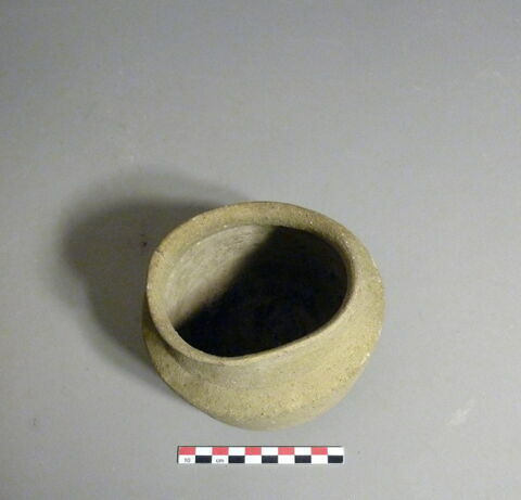 vase, image 2/2