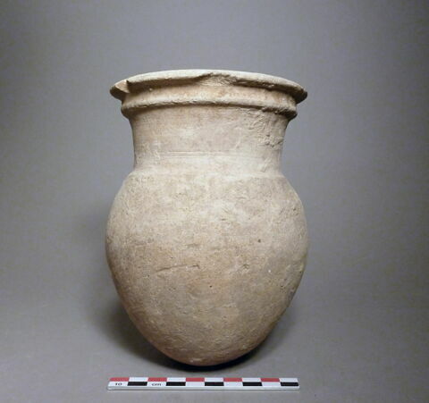 vase, image 1/1