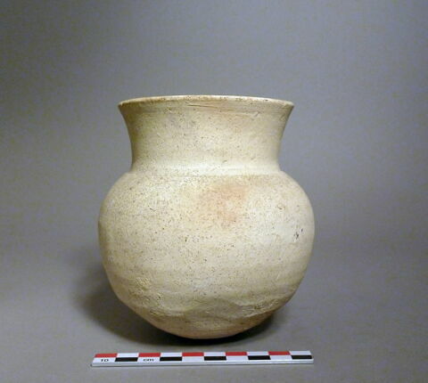 vase, image 1/1