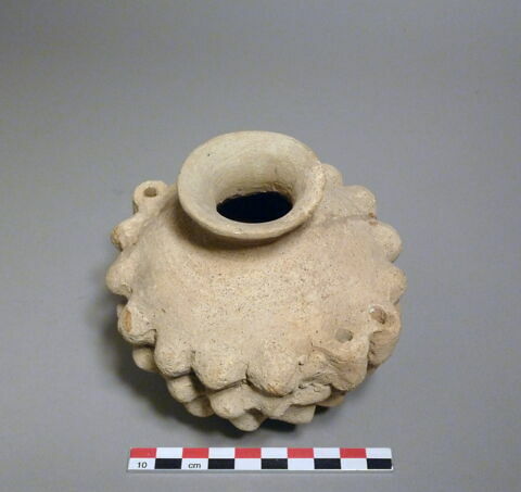 vase, image 2/2