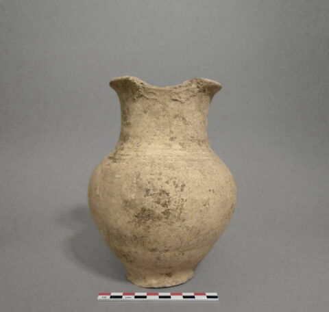 vase, image 1/1