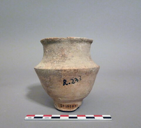 vase, image 1/1