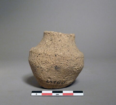 vase, image 1/1