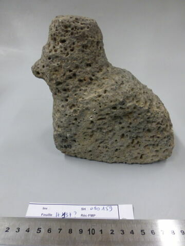statue, image 7/9