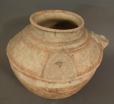vase, image 3/4