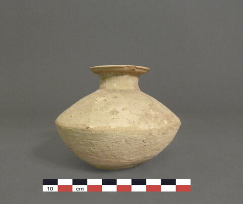vase, image 1/1