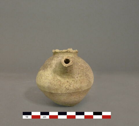 vase, image 2/2