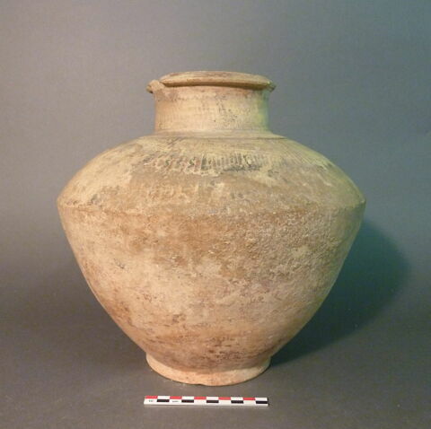 vase, image 1/1