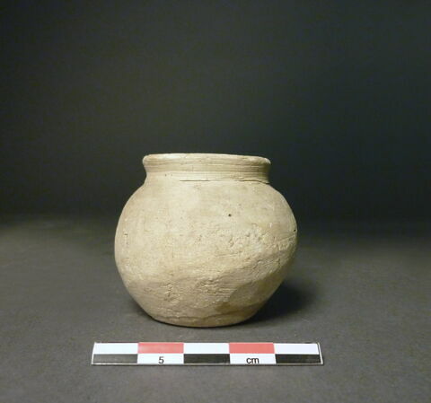 vase, image 1/1