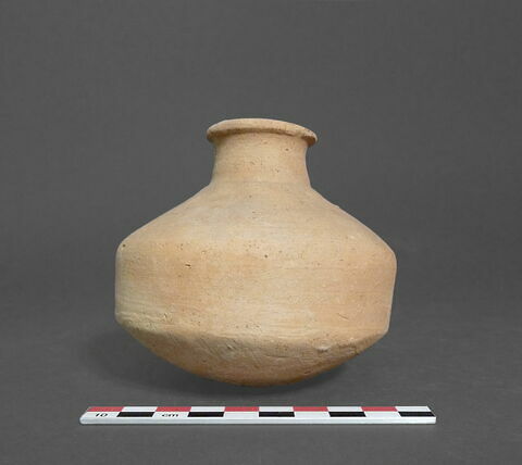 vase, image 1/1